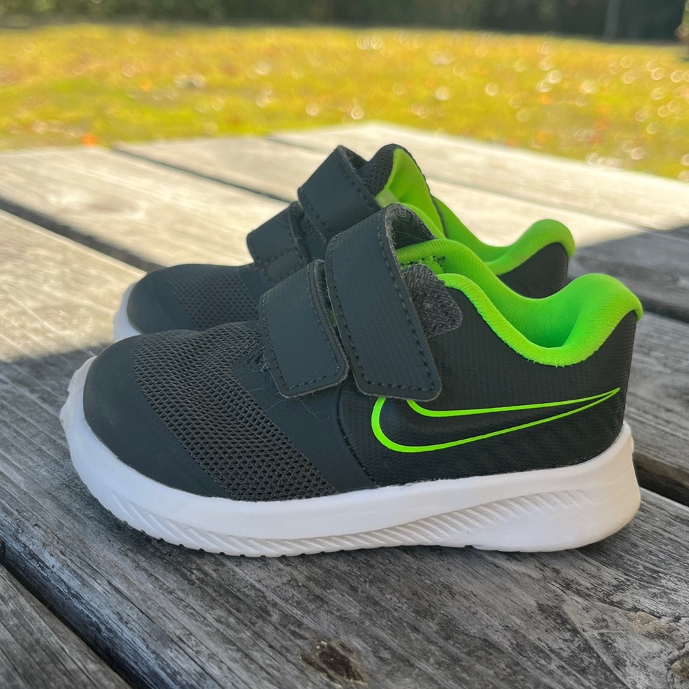 Nike Kids Sneakers in Gray and Neon Green